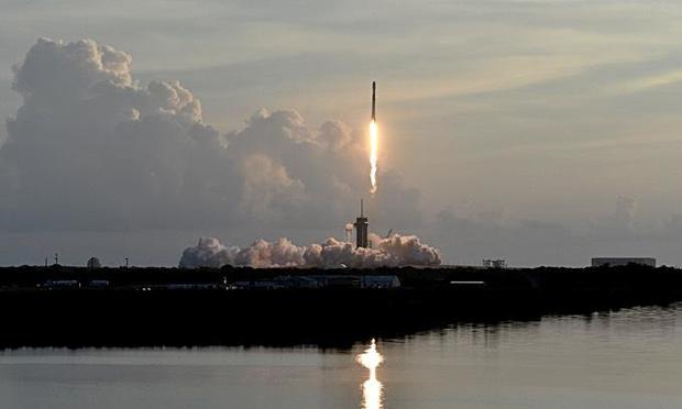 SpaceX launches another set of Starlink internet satellites