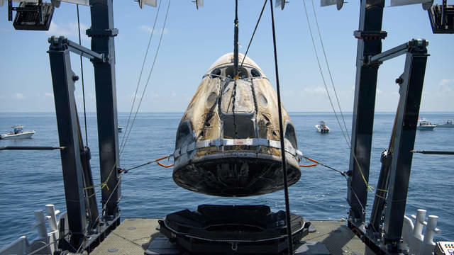 cbsn-fusion-spacex-capsule-splashdown-marks-successful-end-to-first-us-commercial-orbital-space-mission-thumbnail-524404-640x360.jpg 