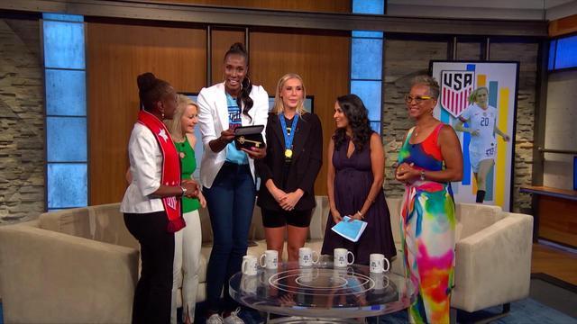 Allie Long gifted new key to NYC after original was stolen