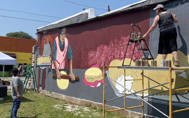 La Estrella Del Norte Receives Mural Based On Family Vision