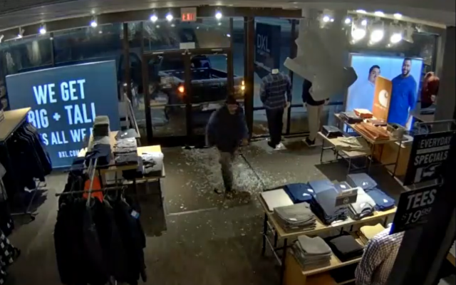 Saginaw Township Police Investigating Clothing Store Breaking and Entering